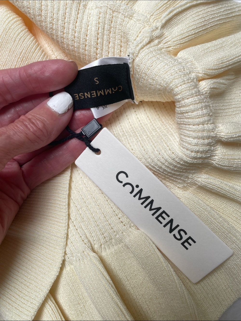 Sleeveless Cream Ruffled Knit Top - Picture 4 of 4
